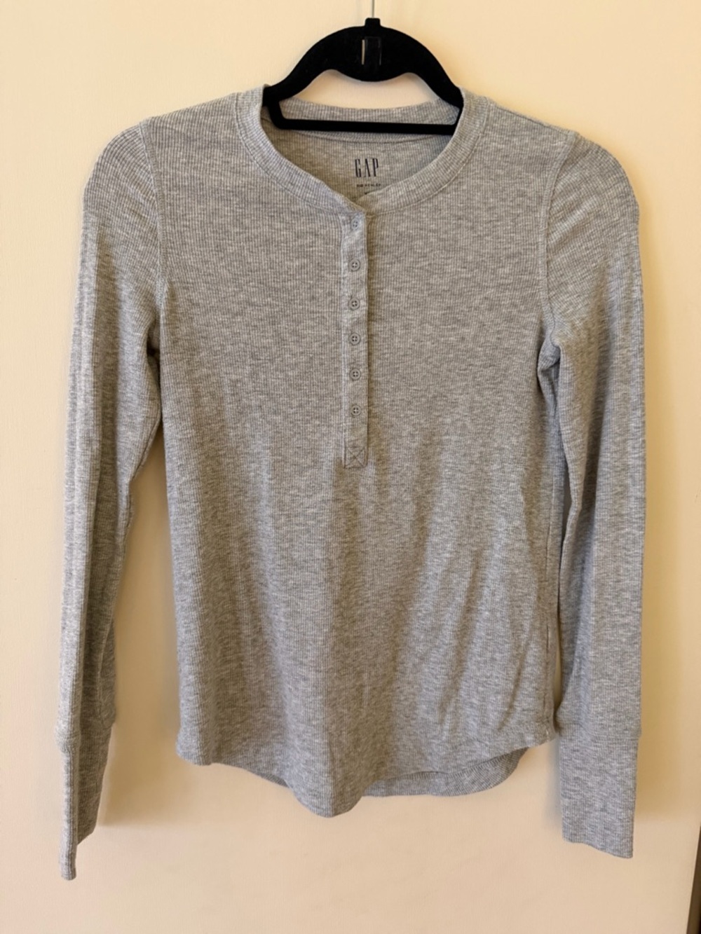 GAP Rib Henley Top in Light Gray
